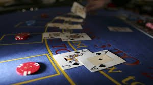 Pengguna solotogel mengakses platform hiburan digital melalui smartphone dengan kebiasaan bermain yang sehat