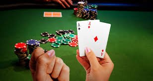 Ilustrasi keseimbangan hidup pengguna solotogel antara hiburan digital dan aktivitas sehari-hari